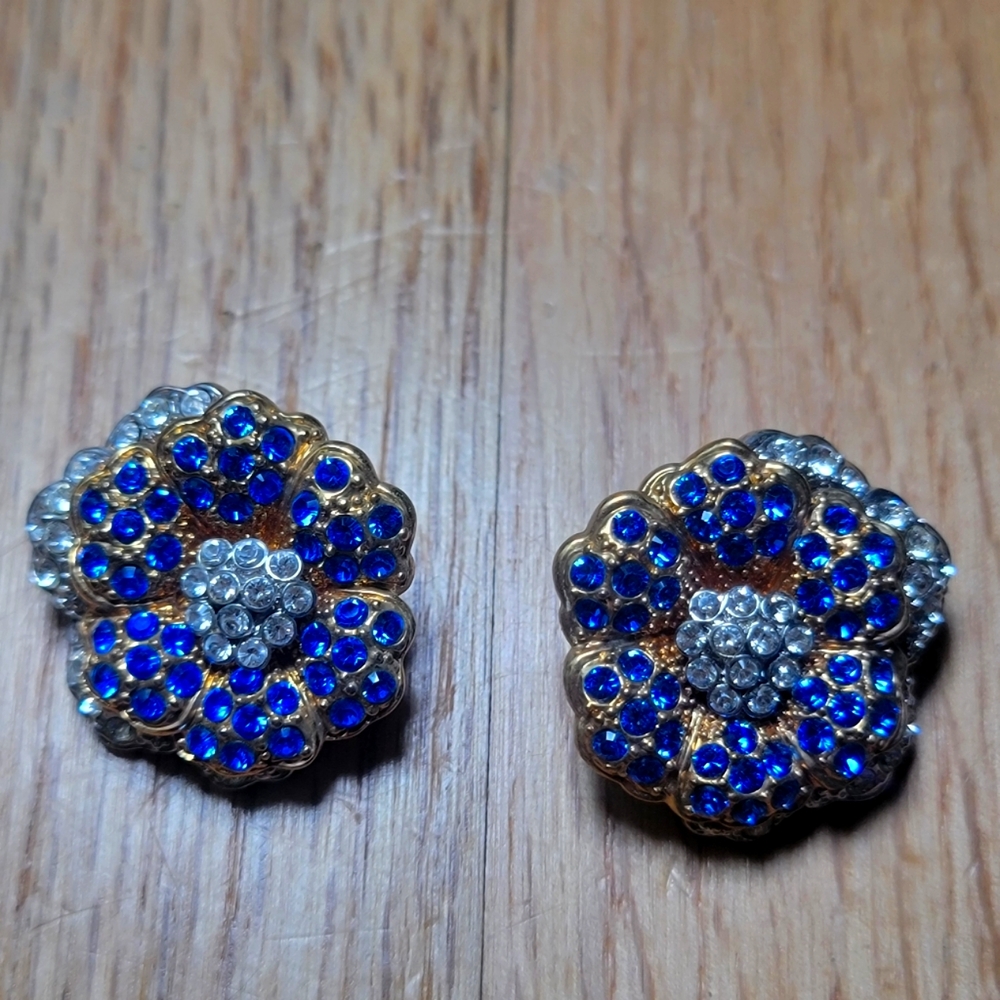 Camrose & Kross Jacqueline B Kennedy faux sapphire floral earrings